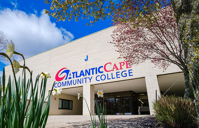 Photo of Mays Landing campus exterior.