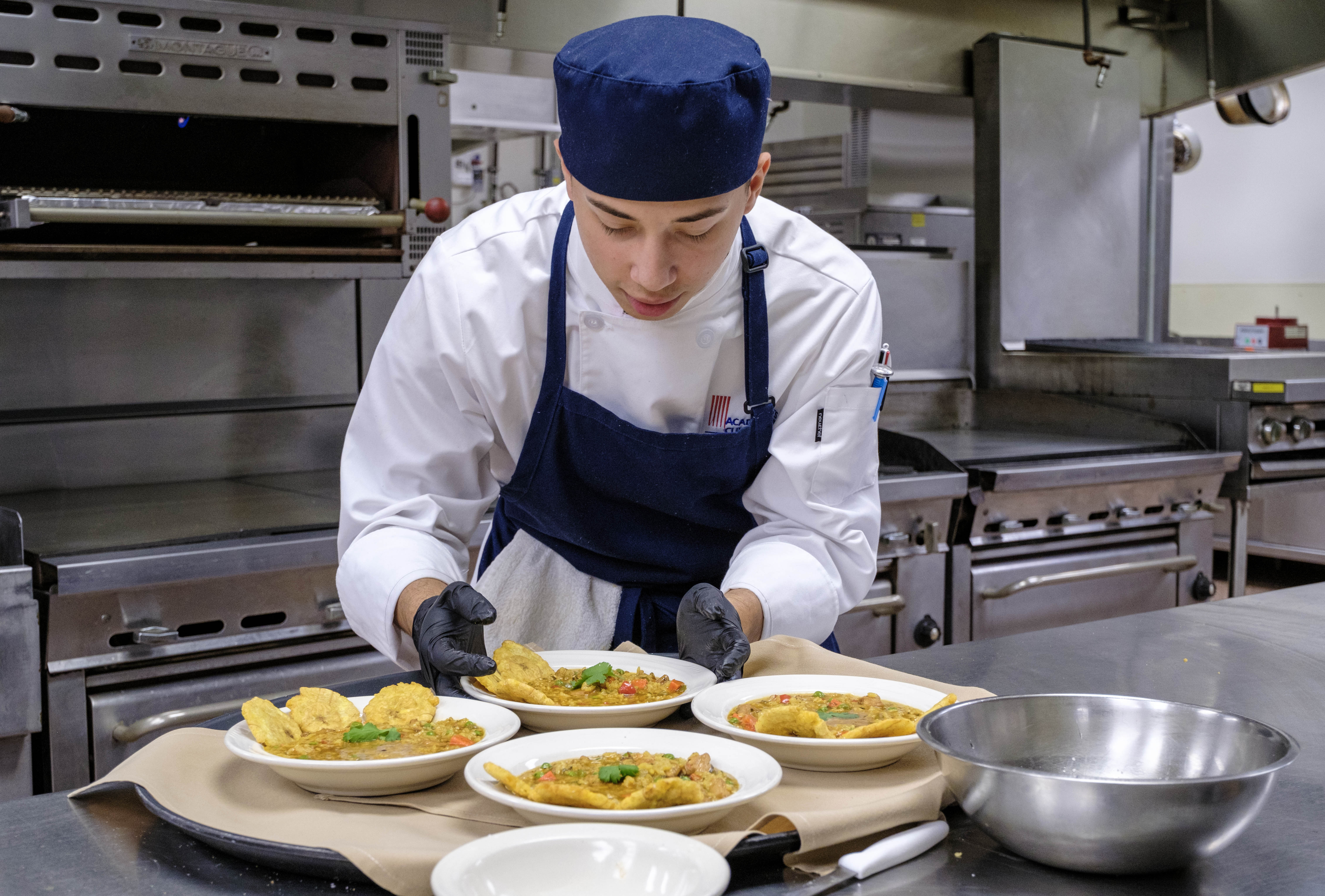 DeFinis-cooking-comp-Julio-Gomez-IV-1.jpg