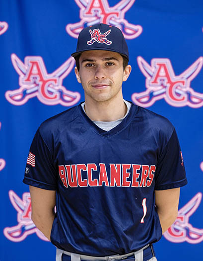 Tyler McDaniel headshot headshot