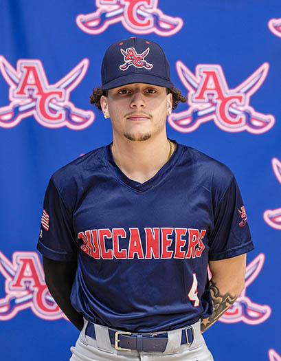 Luis Quinones headshot headshot