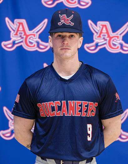 Logan Totten headshot headshot