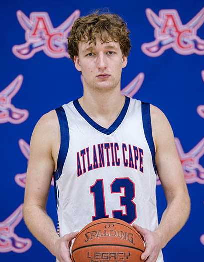 Quinn Baumann headshot headshot