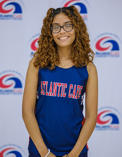 Christina Narvaez headshot