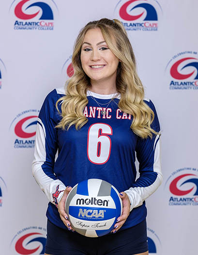 McKenna Weber  headshot