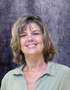 Sandi Maddelin headshot