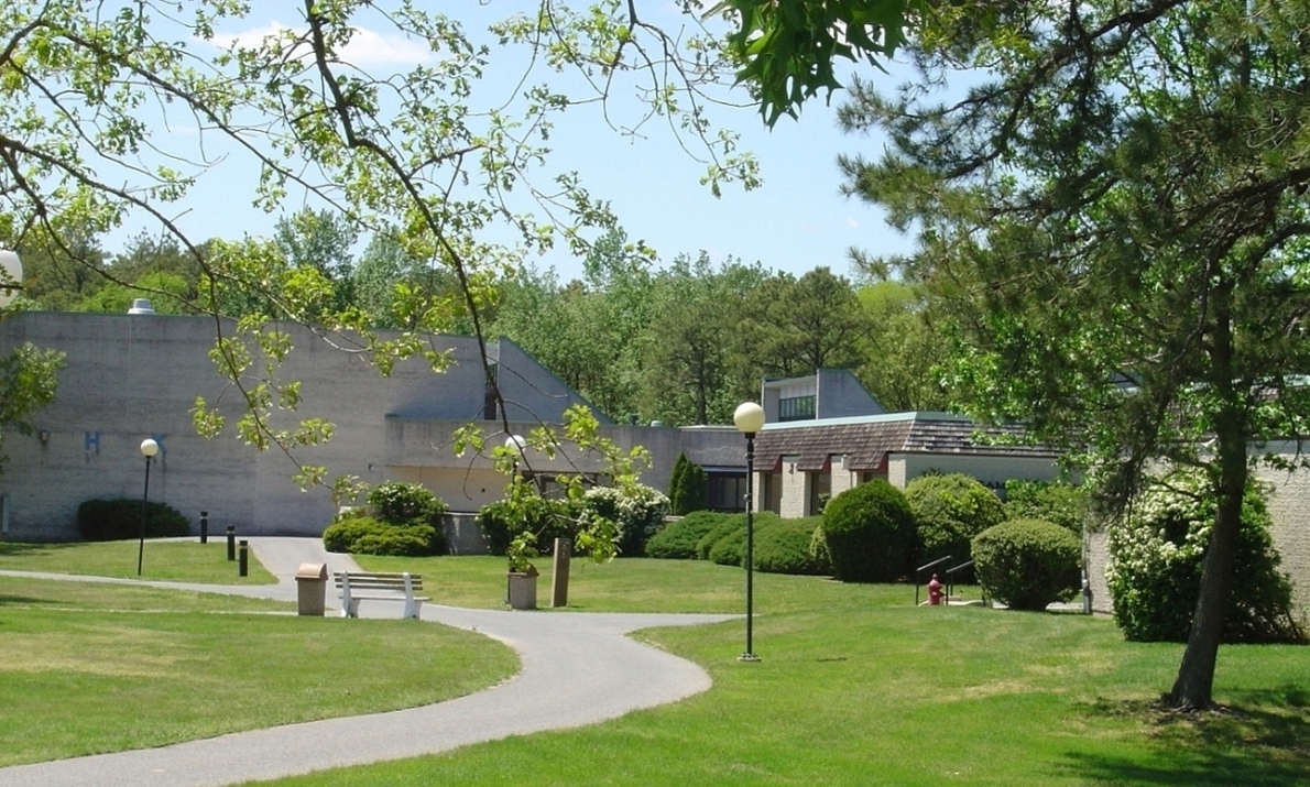 outside view of h-k campus building