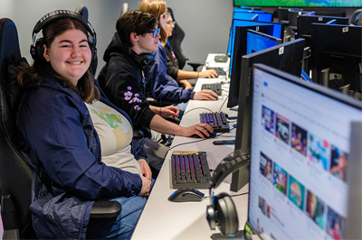 Student in the Innovation Center.
