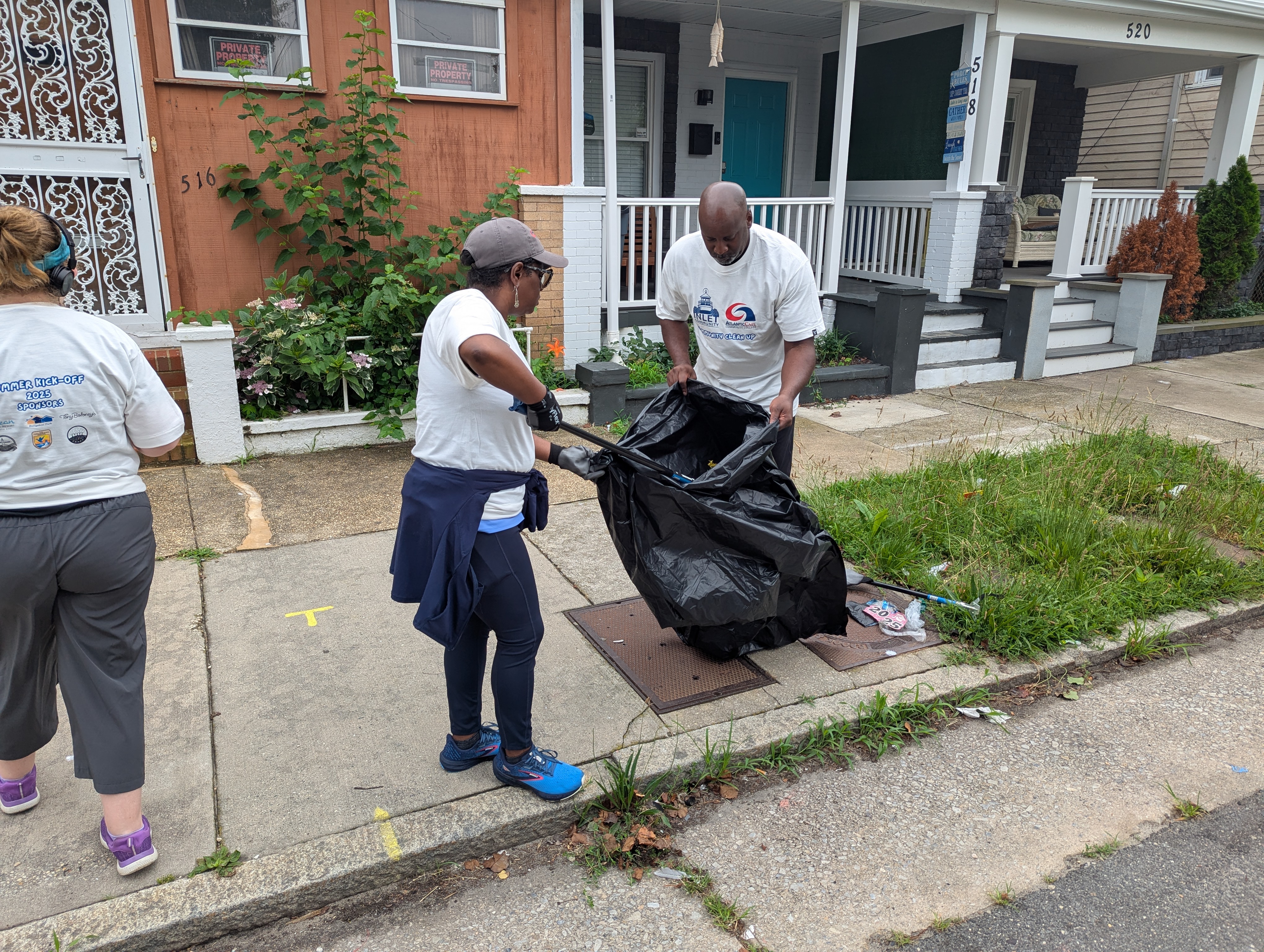 Atlantic Cape volunteers pick up debris