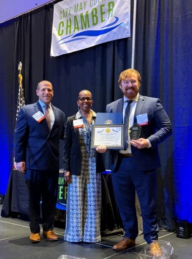 Chris Stenger receives his leadership award