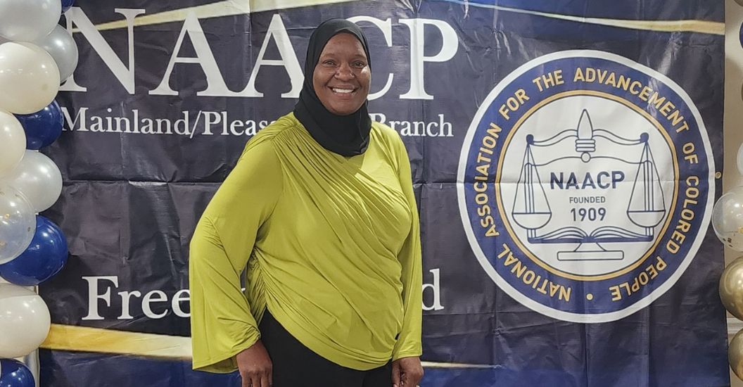 Stephanie Davies receives NAACP GrassRoots award