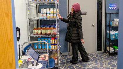 student choosing food